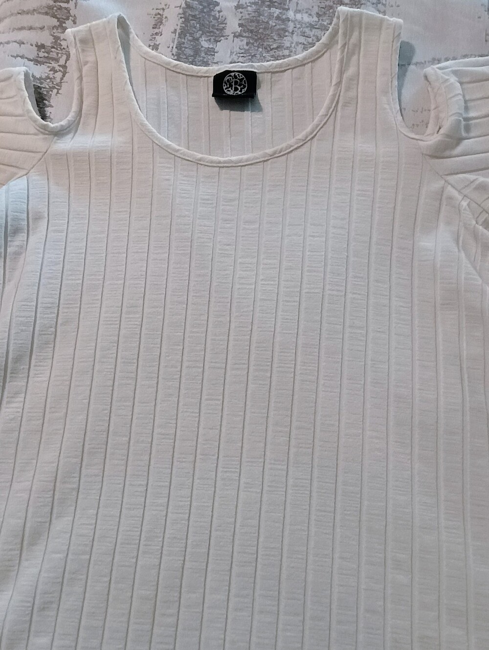 Cream Ribbed Cold-Shoulder Swing Top - Picture 3 of 5